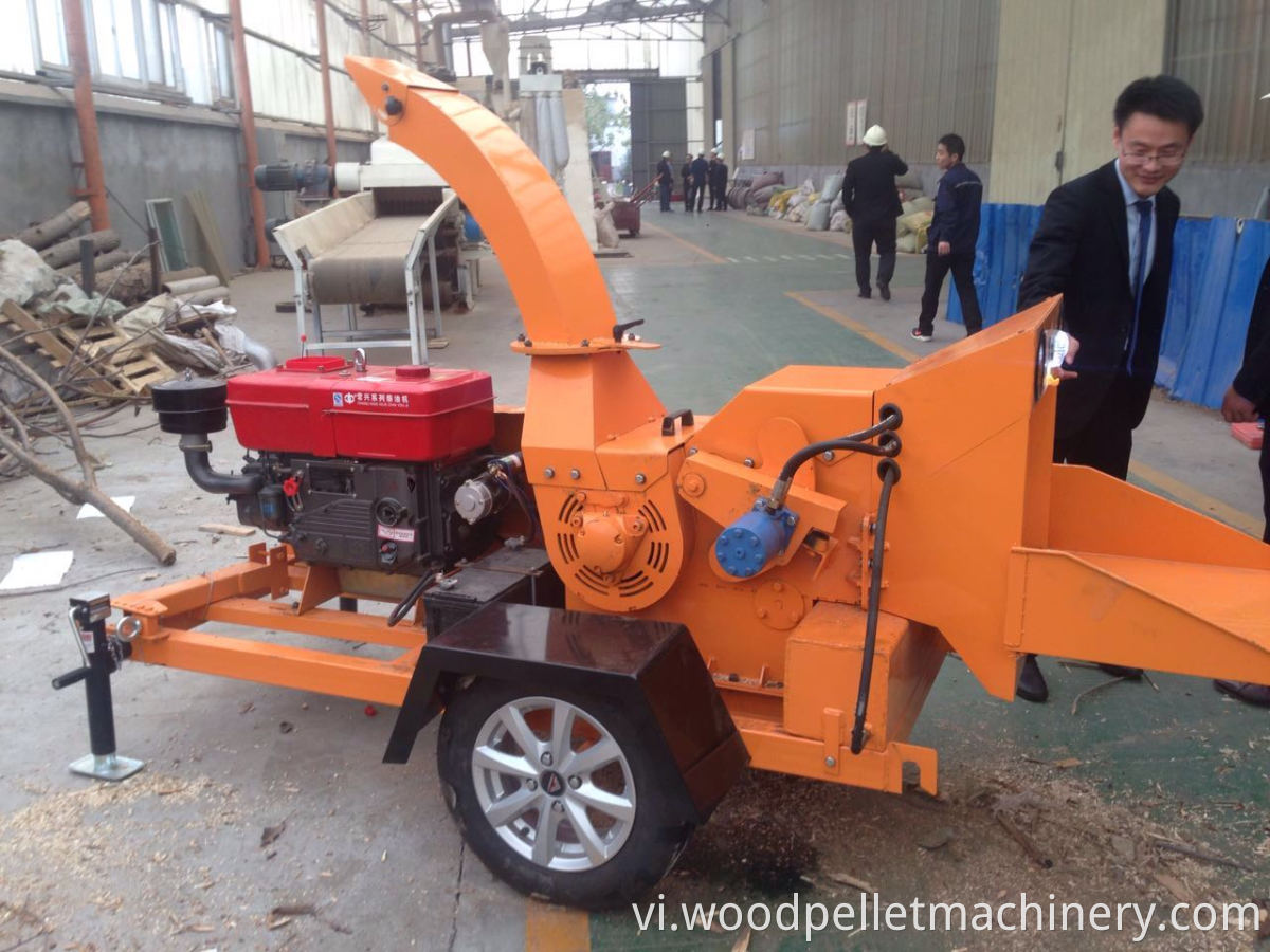 diesel wood chipper